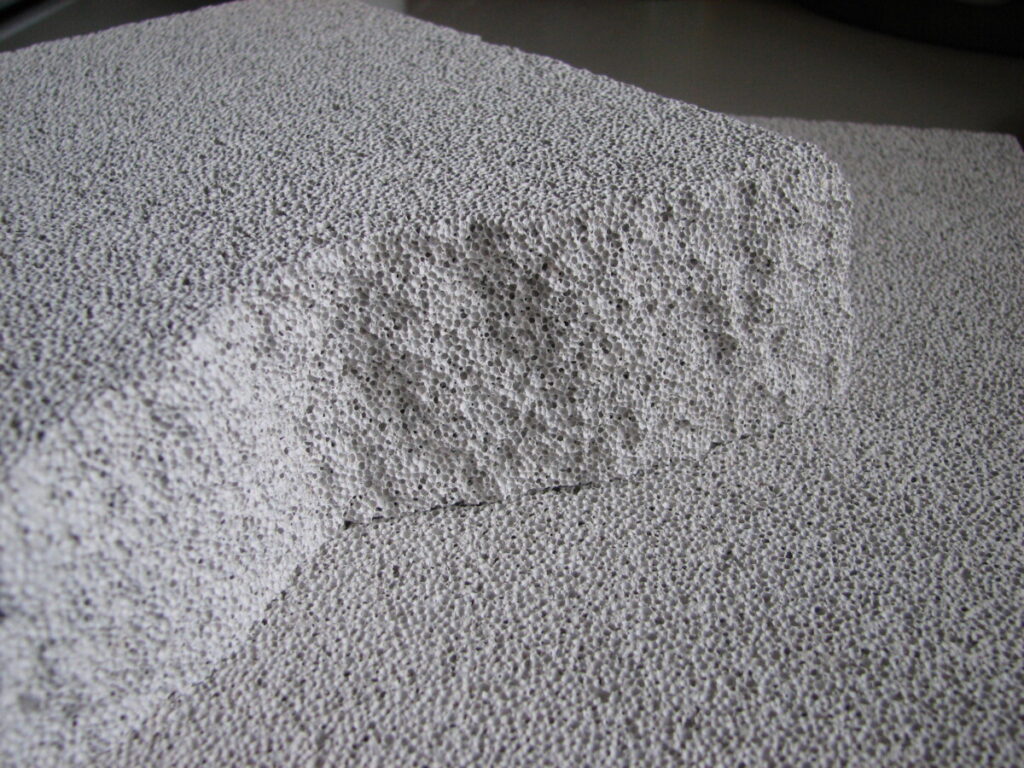 jednorodna struktura betonu komórkowego - w każdym kierunku takie same właściwości-kopia