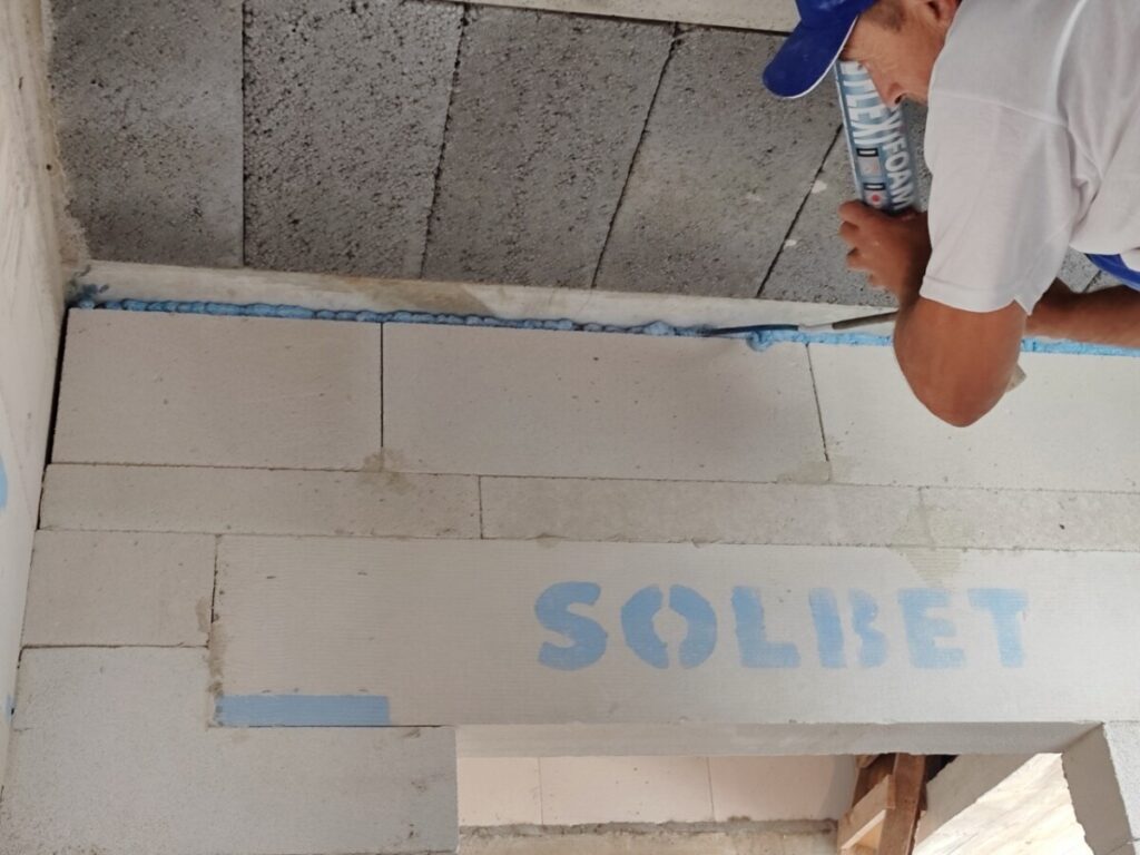 SOLBET- szczelina podstropowa