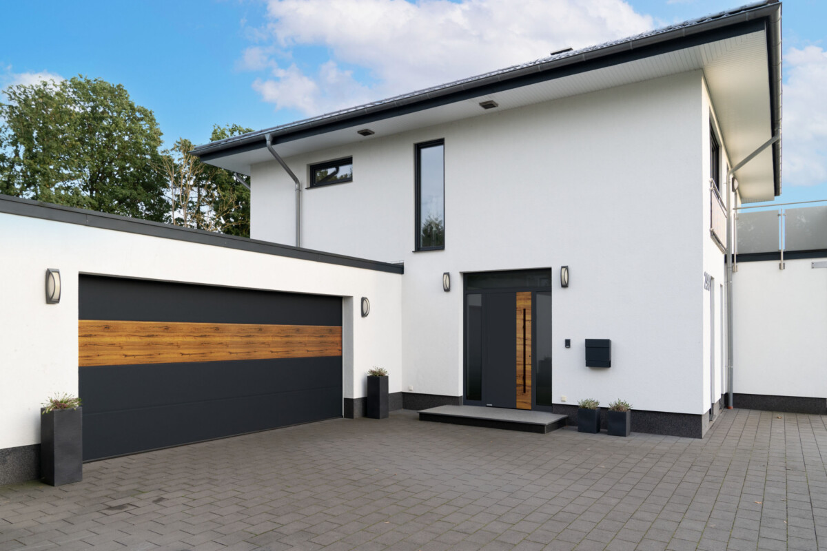 Hörmann-brama garazowa i drzwi w tym samym stylu