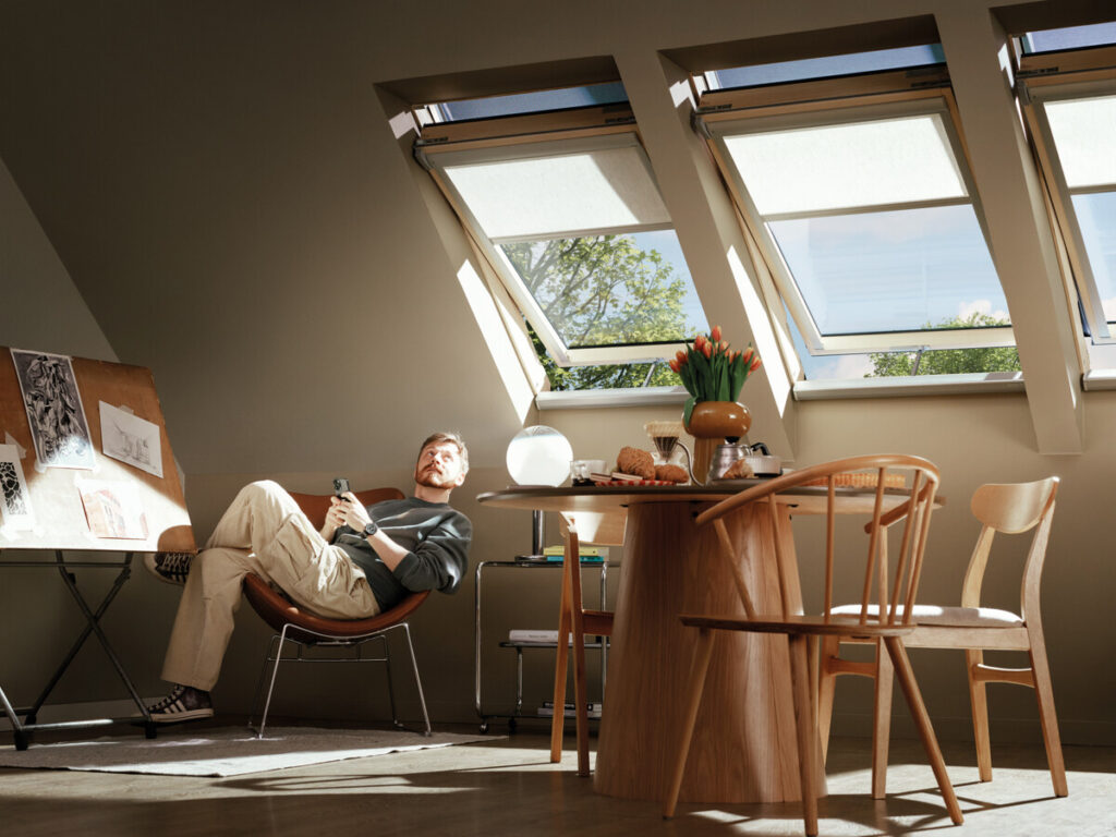 FAKRO-FTP-X WiFi Tuya-okno obrotowe-cieple okno