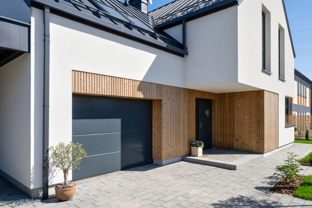 WISNIOWSKI-garazowa brama segmentowa-drzwi wejsciowe